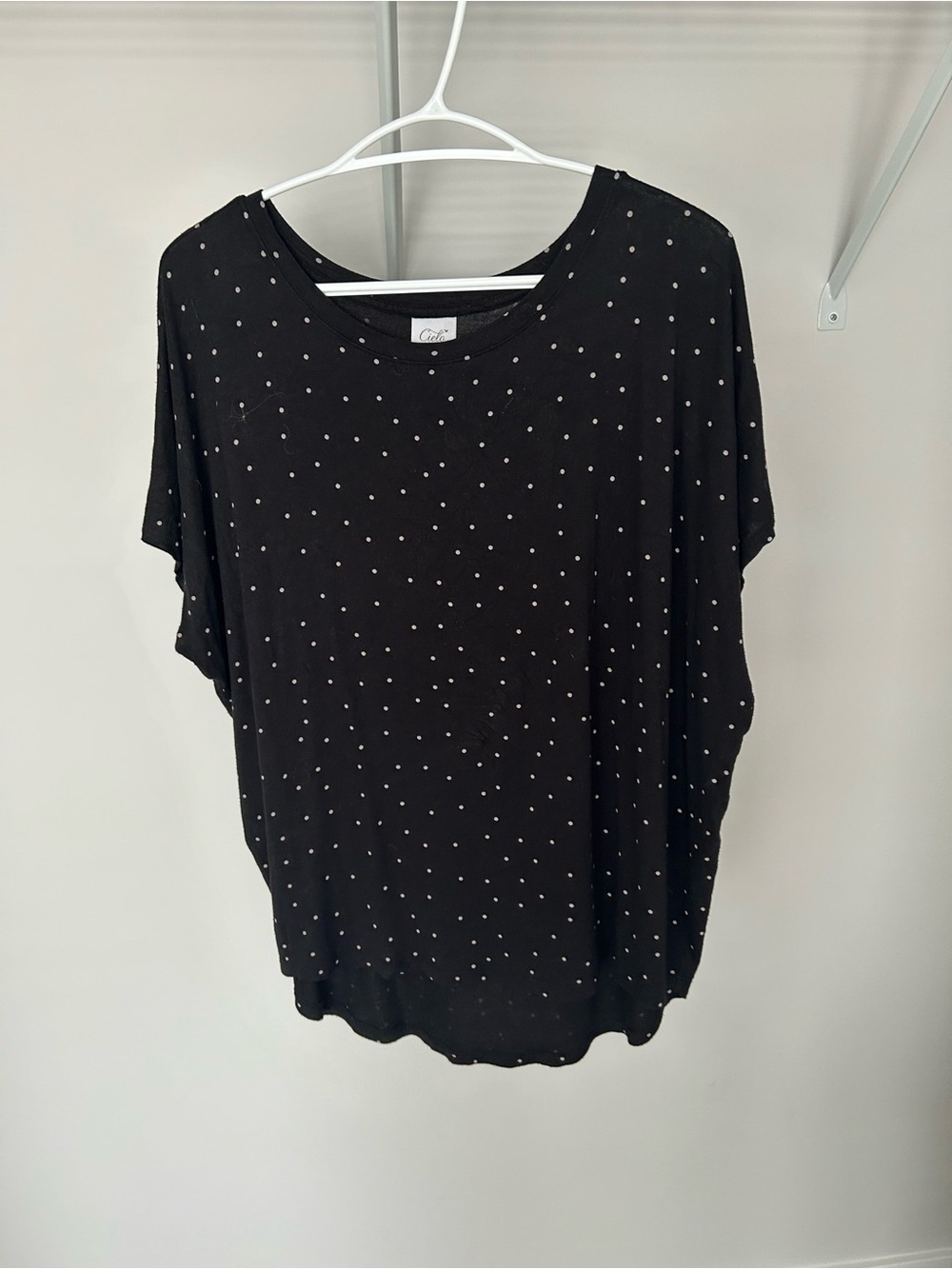🧡5/$25🧡Cielo Black Short-Sleeve Tee with White Dot Print
